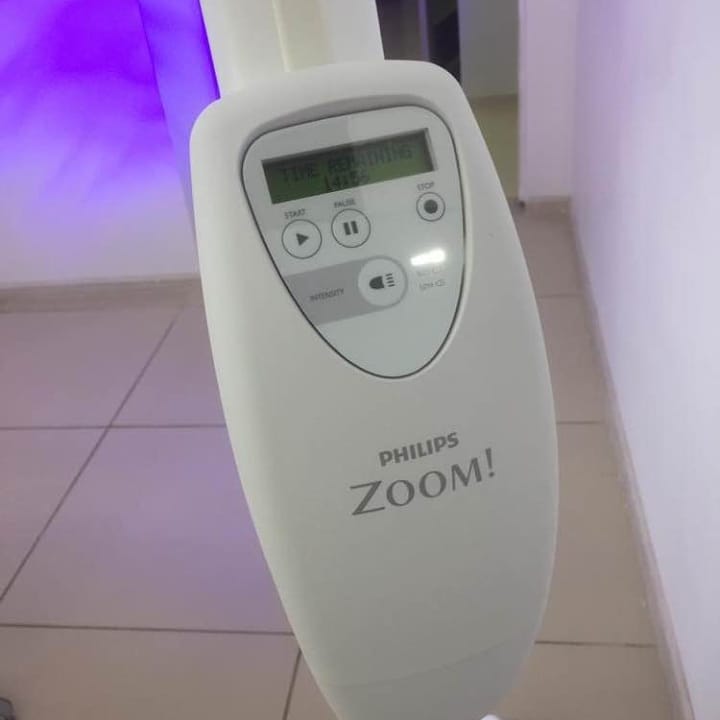 первую лампу для отбеливания Philips Zoom